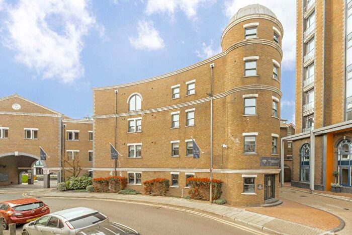 1 Bedroom Flat For Sale In Square Rigger Row, Battersea, SW11