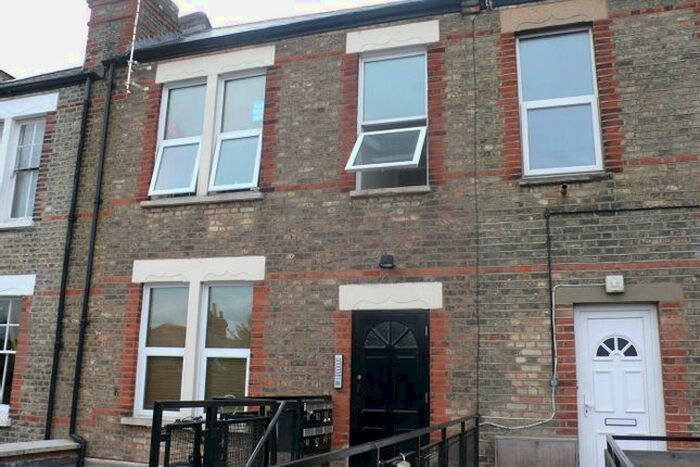 Studio To Rent In Ballards Lane, Finchley, London, N3