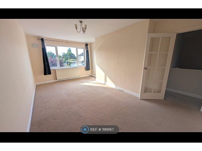 2 Bedroom Maisonette To Rent In Colonial Road, Feltham, TW14