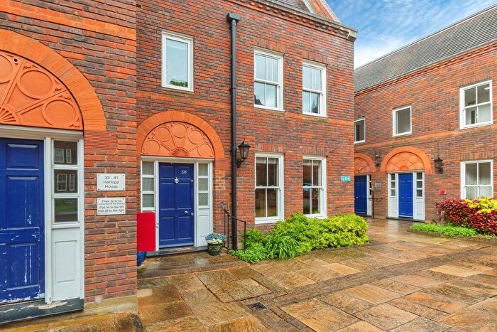2 Bedroom Flat For Sale In Oxford Road, Aylesbury, HP19
