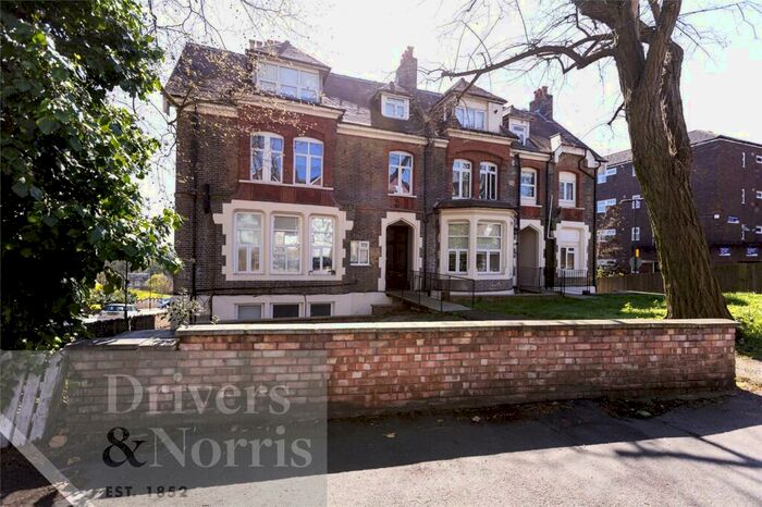 Apartment To Rent In Mount View Road, Crouch Hill, London, N4