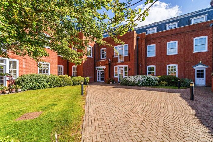 3 Bedroom Flat For Sale In The Tracery, Banstead, SM7