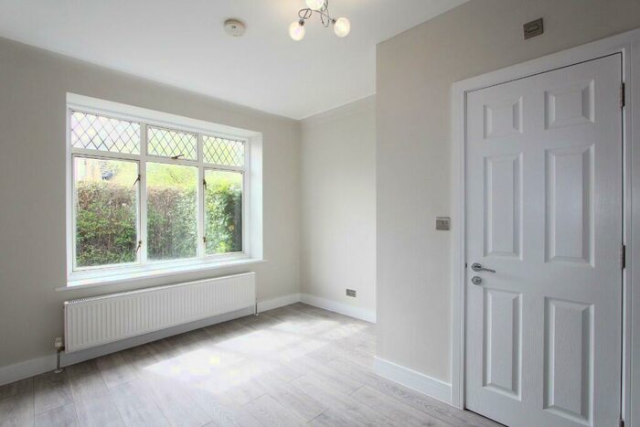 Studio To Rent In Sandringham Road, London, NW11