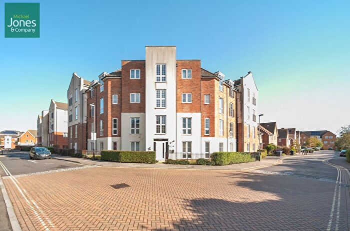 2 Bedroom Flat To Rent In Cambrian Way, Worthing, West Sussex, BN13