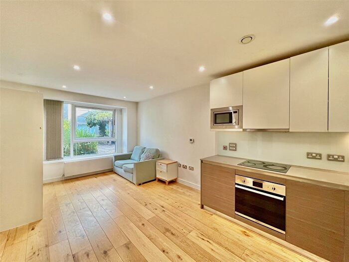 Studio To Rent In Central House, Lampton Road, Hounslow, TW3