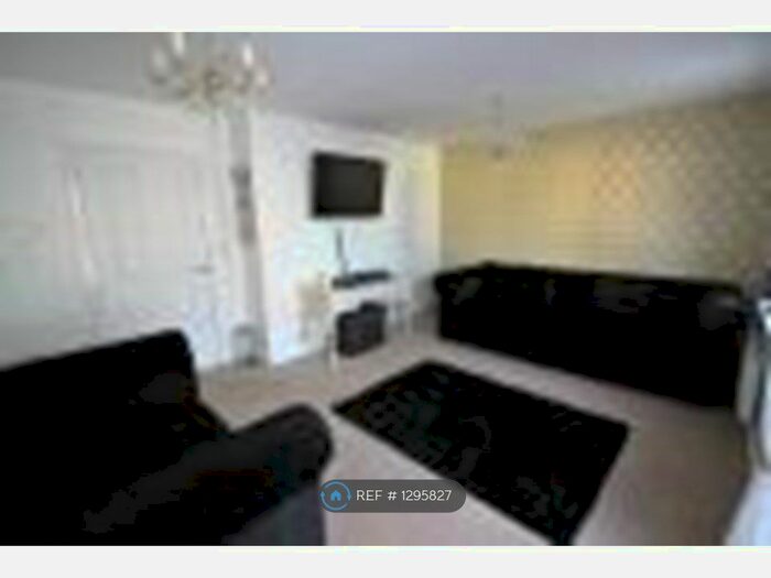 3 Bedroom Semi-Detached House To Rent In Heathland Way, Grays, RM16