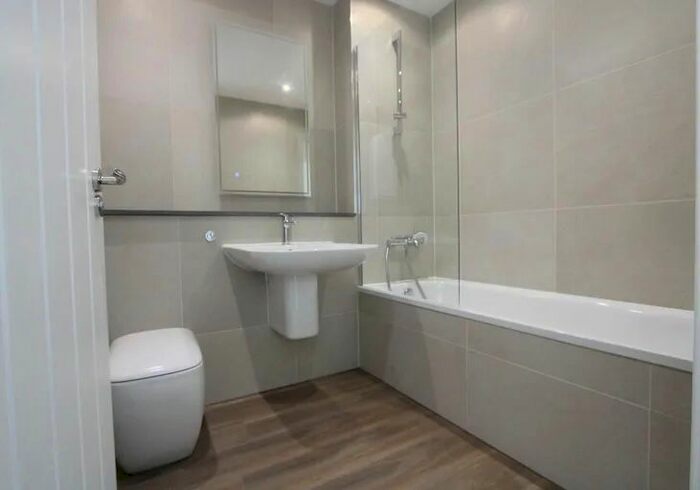 2 Bedroom Flat To Rent In Florian Road, London, SW15