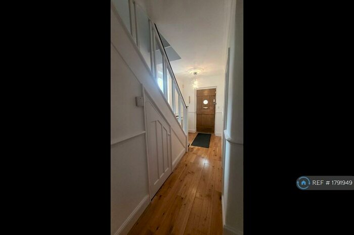 5 Bedroom Detached House To Rent In Upwood Road, London, SE12