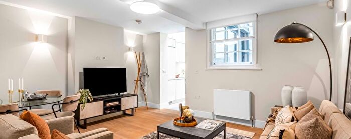 2 Bedroom Flat To Rent In Ossington Buildings, London, W1U