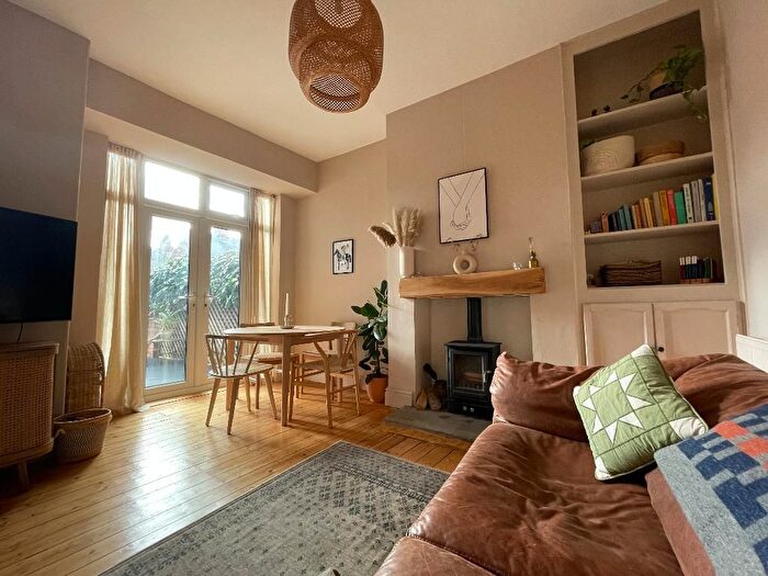 3 Bedroom Terraced House For Sale In Victoria Avenue, Hull, HU5