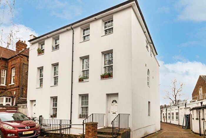 2 Bedroom Flat To Rent In Denmark Hill, Camberwell, SE5