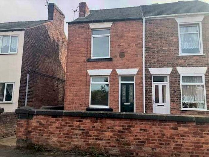 2 Bedroom House To Rent In King Street, Brimington, S43