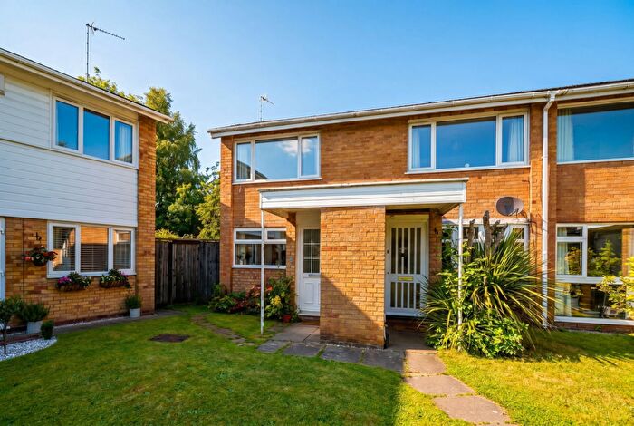 2 Bedroom Maisonette For Sale In Nethercote Gardens, Shirley, B90