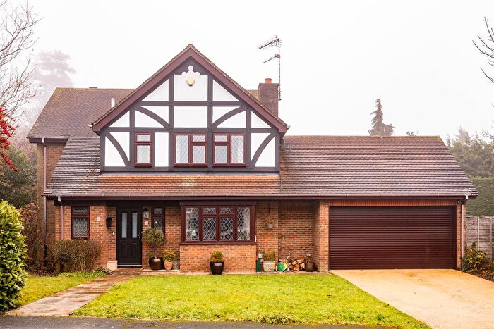 4 Bedroom Detached House For Sale In Heathlands, Tadworth, KT20
