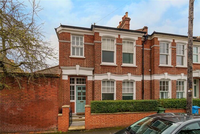 3 Bedroom Semi-Detached House To Rent In Ryedale, East Dulwich, London, SE22