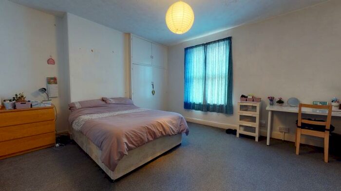 4 Bedroom Terraced House To Rent In Beechwood View, Burley, Leeds, LS4