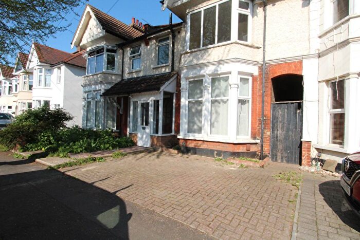 3 Bedroom Semi-Detached House To Rent In Christchurch Road, Southend On Sea, SS2