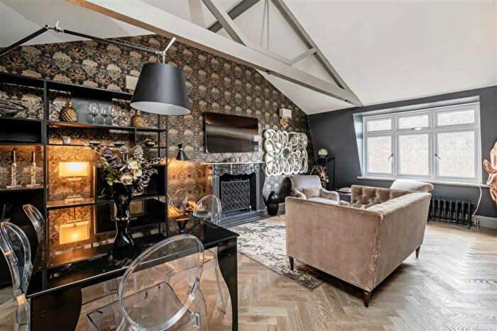 2 Bedroom Flat To Rent In Redcliffe Gardens, South Kensington, SW10