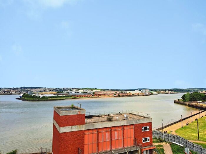 2 Bedroom Flat To Rent In Medway Street, Chatham, ME4