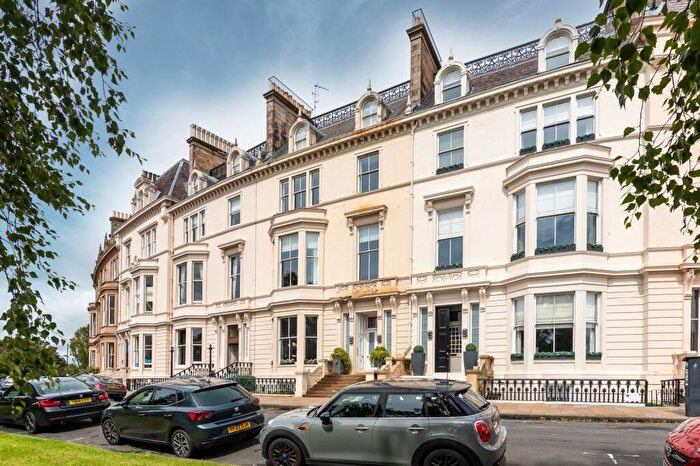 2 Bedroom Flat To Rent In Park Terrace, Flat /, Park District, Glasgow, G3