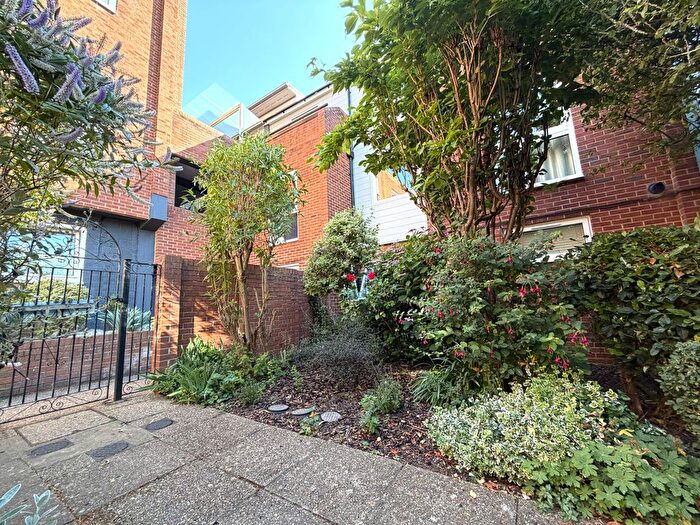 3 Bedroom Town House To Rent In St. Michael-At-Pleas, Norwich, NR3