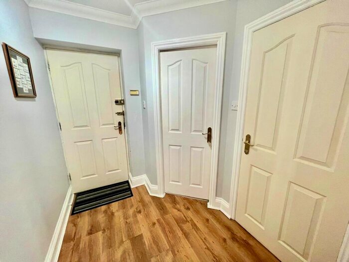1 Bedroom Flat For Sale In Chandlers Row, Worsley, M28