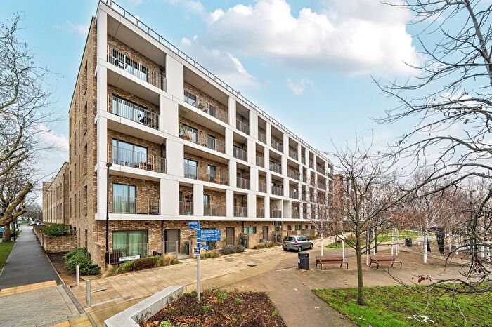 2 Bedroom Flat To Rent In Valley Road, London, SE14