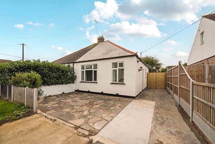 2 Bedroom Bungalow For Sale In Leicester Avenue, Rochford, Essex, SS4