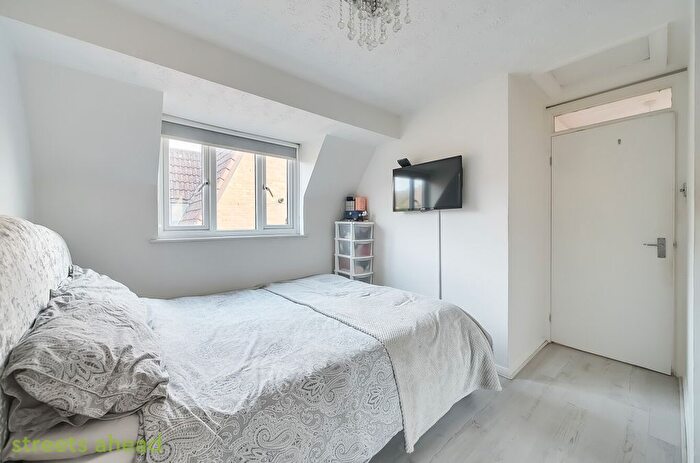 1 Bedroom Detached House To Rent In Basil Gardens, Croydon, CR0