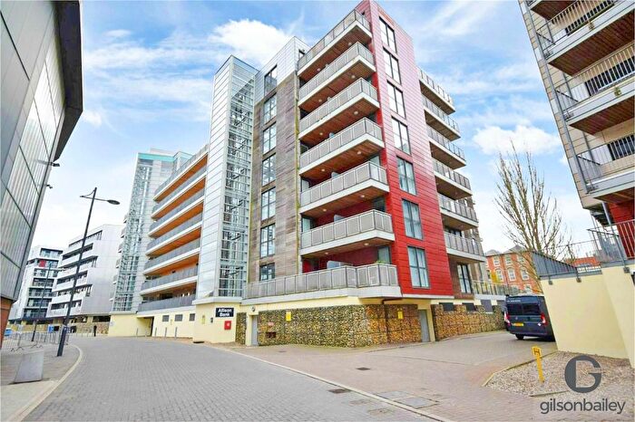2 Bedroom Flat For Sale In Allison Bank, Norwich, NR1