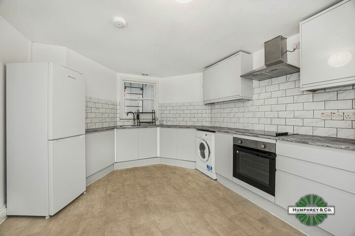 3 Bedroom Flat To Rent In Urswick Road, London, E9