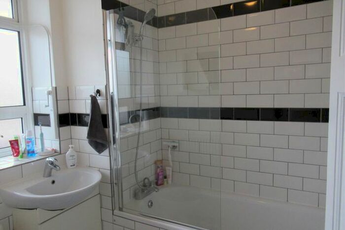 1 Bedroom Flat To Rent In Kilburn Vale, London, NW6