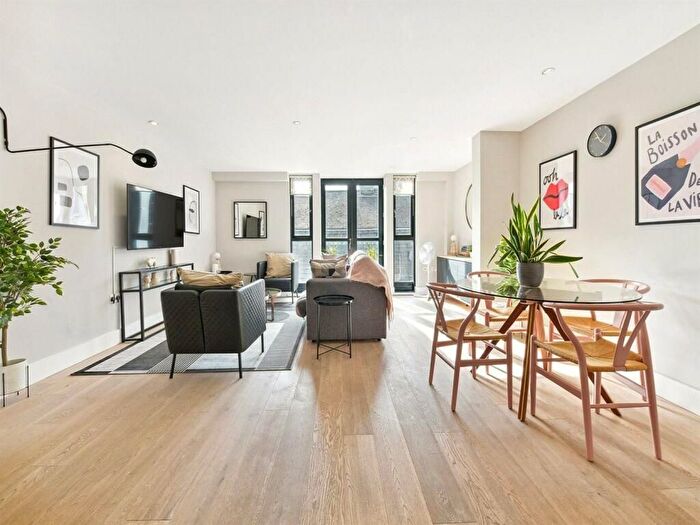 1 Bedroom Flat For Sale In Cable Street, Manchester, M4