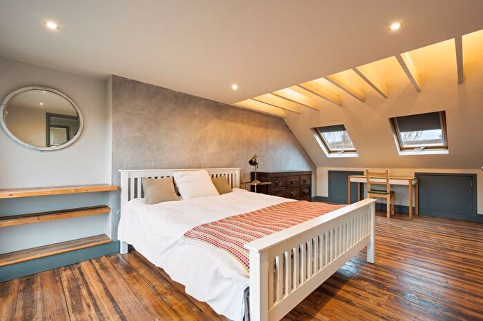 4 Bedroom Semi-Detached House To Rent In Bramston Road, Kensal Green, London, NW10