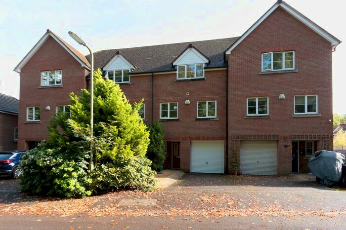 3 Bedroom Terraced House To Rent In Pecche Place, Chineham, Basingstoke, RG24