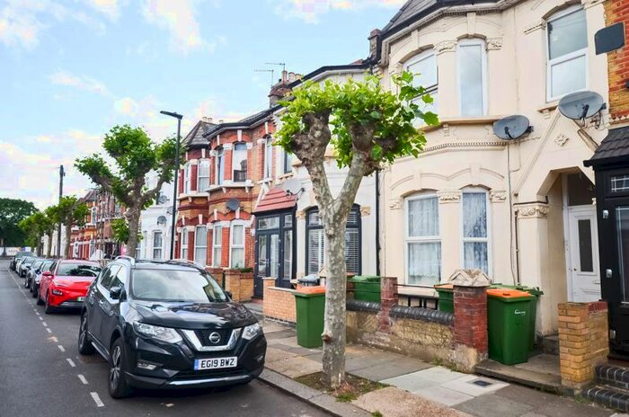2 Bedroom Flat To Rent In Chaucer Road, London, E7