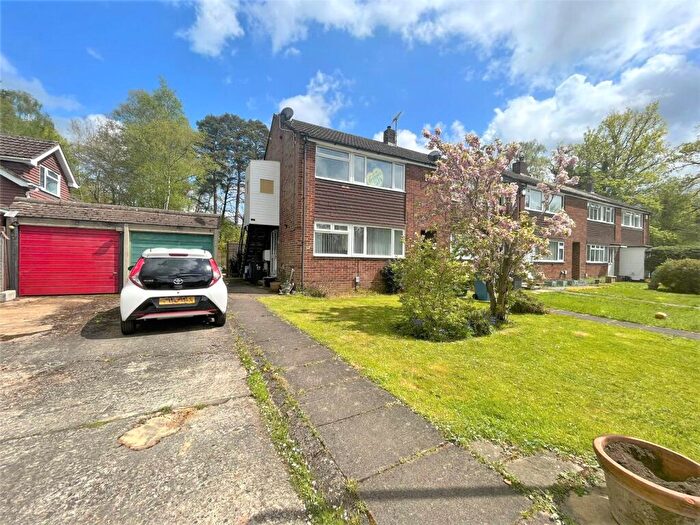 1 Bedroom Maisonette To Rent In Regent Close, Fleet, GU51