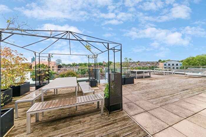 2 Bedroom Flat To Rent In Point Pleasant, Wandsworth, SW18