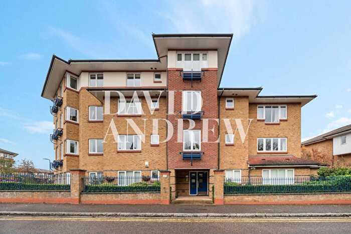 2 Bedroom Flat To Rent In Castleview Close, London, N4