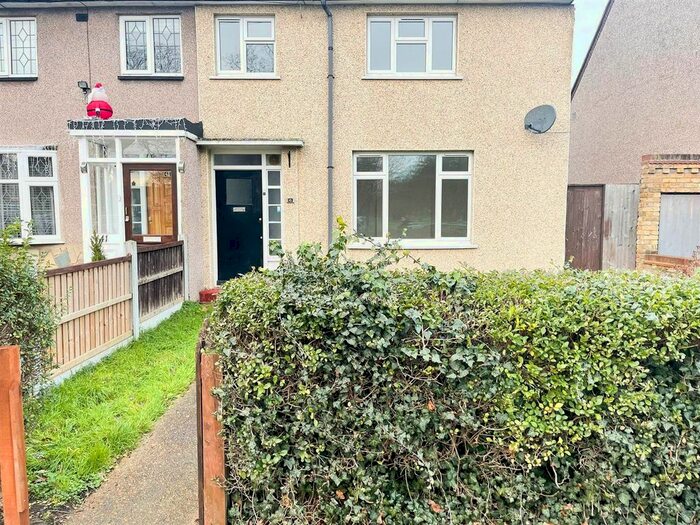 2 Bedroom Property To Rent In Foyle Drive, South Ockendon, RM15