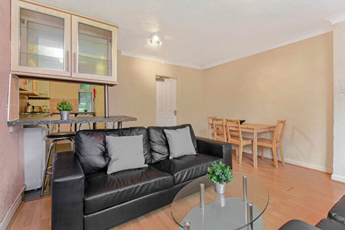 4 Bedroom House To Rent In Stanmore Mount, Leeds, LS4