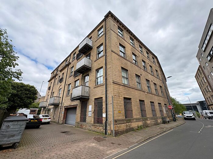 1 Bedroom Flat To Rent In Upper Park Gate, Bradford, BD1