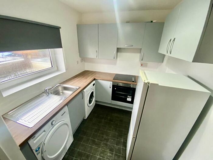 2 Bedroom Flat To Rent In Cwrt Bethel, Robert Street, Manselton, Swansea, SA5