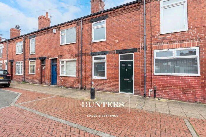 2 Bedroom End Of Terrace House To Rent In Ambler Street, Castleford, WF10