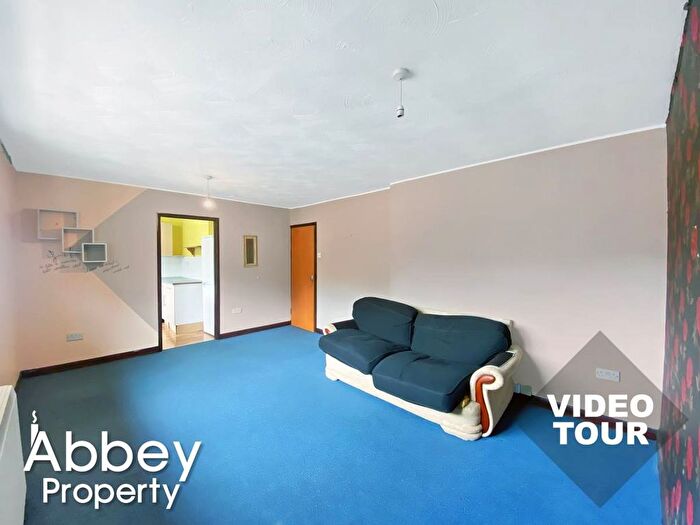 2 Bedroom Flat To Rent In Grove Road, Luton, LU1