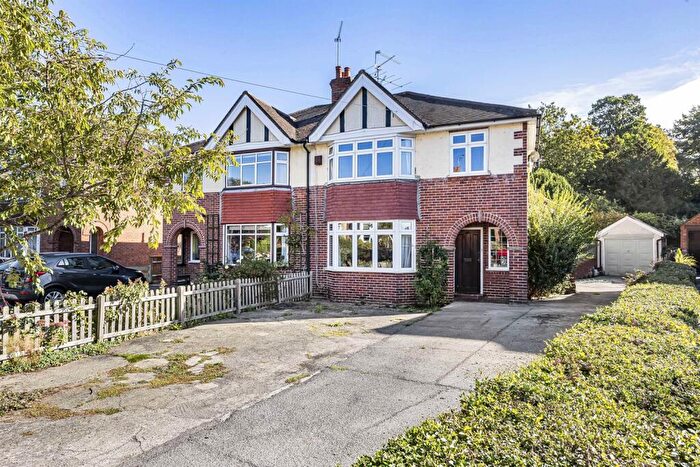 3 Bedroom Semi Detached House For Sale In Hemdean Road, Caversham, Reading, RG4