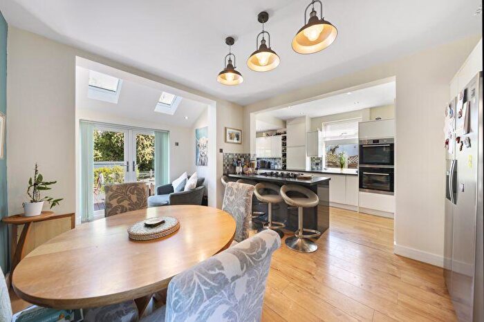 4 Bedroom Detached House For Sale In Chatsworth Road, Chesterfield, S40