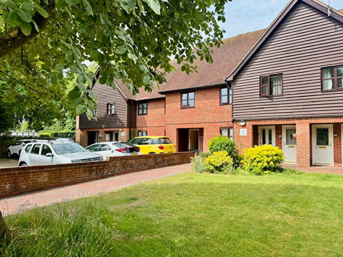 2 Bedroom Flat For Sale In Pound Lane, Elham, Canterbury, CT4