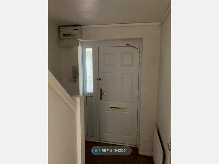 3 Bedroom Maisonette To Rent In Trevelyan Crescent, Stratford-Upon-Avon, CV37