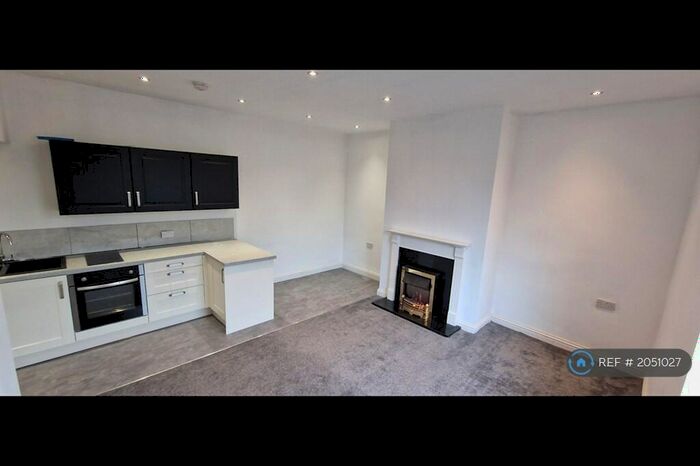 3 Bedroom End Of Terrace House To Rent In Alegar Street, Brighouse, HD6